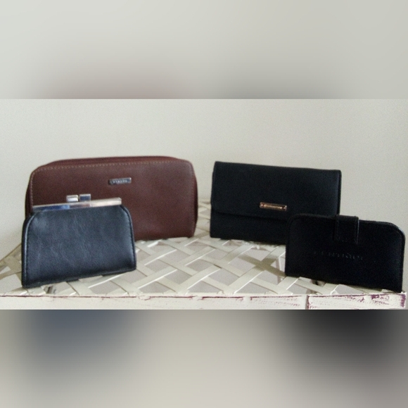 Wallets, Change Purse and Credit Card Holder - Picture 1 of 5